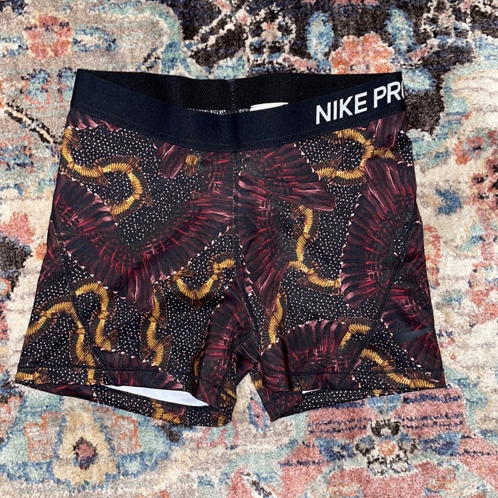 Nike Pro shorts NWOT